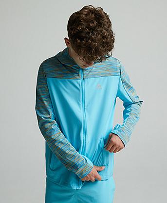 Montirex Junior Trail Windbreaker in Neon Sky / Spiced Cherry / Fiery Orange