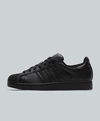 adidas Originals Superstar II Trainer in Core Black / Core Black / Core Black