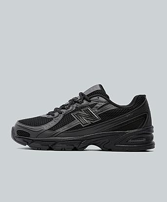 New Balance 740 Trainer in Black / Black / Black