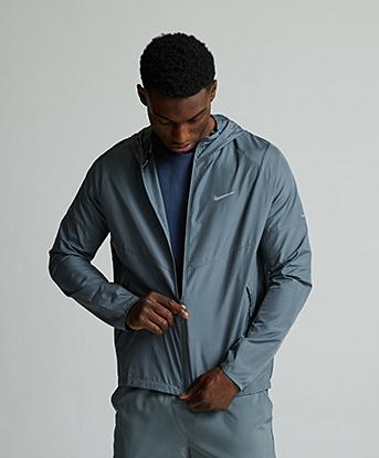 Nike Repel Miler Windbreaker Jacket in Smoke Grey