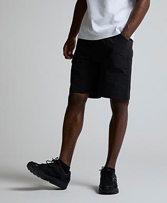 Celebre Utility Short in Jet Black