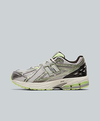 New Balance Junior 1906 Trainer in Dark Silver Metallic