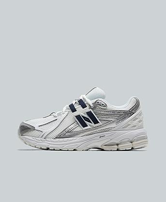 New Balance Junior 1906 Trainer in White / Silver / Navy