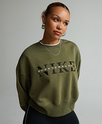 Nike Womens Phoenix Oversized Fleece Sweatshirt in Medium Olive