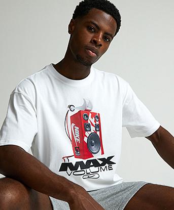 Nike M90 Hifi T-Shirt in White / Red