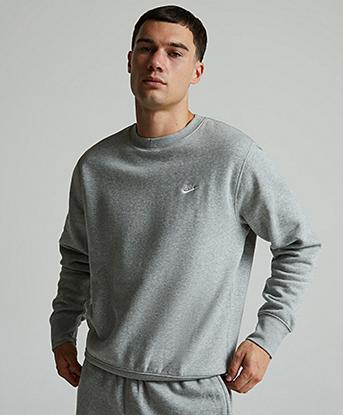 Nike Club Fleece Sweatshirt in Dark Grey Heather
