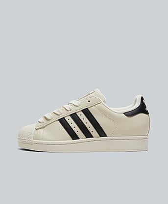 adidas Originals Womens Superstar Trainer in Off White / Core Black