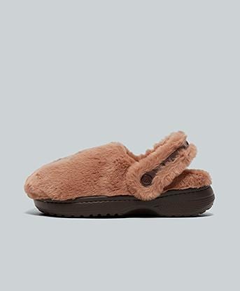 Crocs Womens Classic Unfurgettable Clog in Milk Chocolate