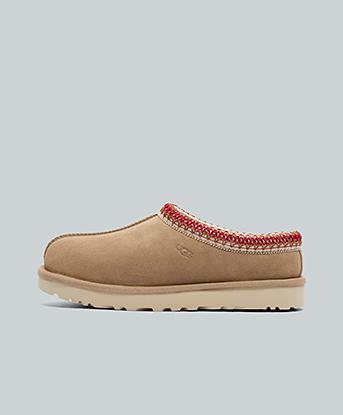 UGG Womens Tasman II Slipper in Sand / Dark Cherry