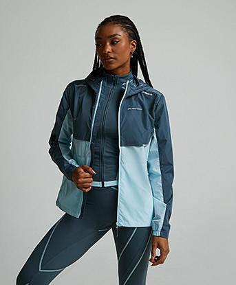 Monterrain Womens Chase Running Windbreaker in Dark Slate / Spun Sugar