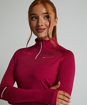 Monterrain Womens Lyder 2.0 Quarter Zip Long Sleeve Top in Sangria