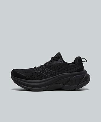 Saucony Womens Hurricane 25 Running Trainer in Triple Black