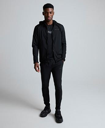 Monterrain Interval 2.0 Packable Running Jacket in Jet Black