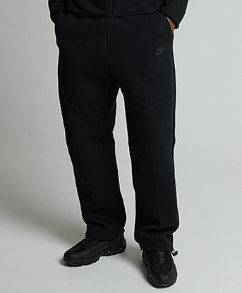 Nike Tech Fleece Open Hem Pant in Black