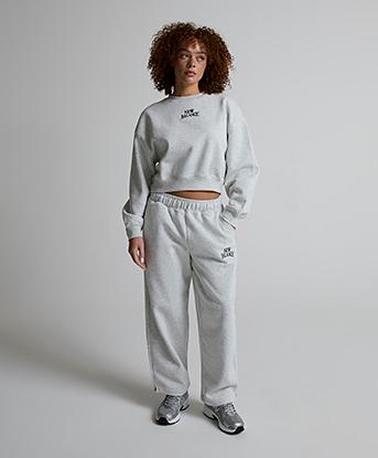 New Balance Womens Trackside Fleece Crew Sweatshirt in Ash Heather