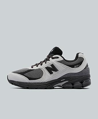 New Balance 2002R Trainer in Grey Matter / Black / Castlerock