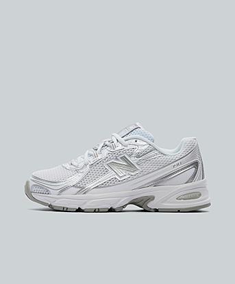 New Balance Womens 740 Trainer in White / White / Silver