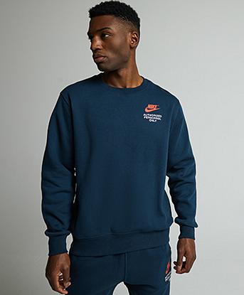 Nike Authorized Personel Sweatshirt in Armoury Navy / Picante Red