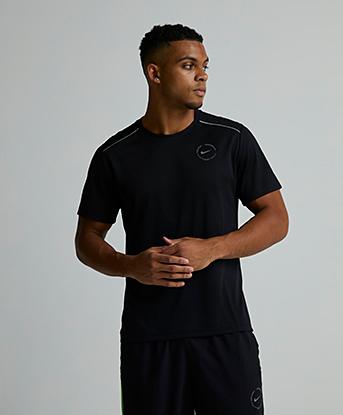 Nike NS Miler T-Shirt in Black / Green Strike