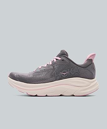 Hoka Womens Clifton 10 Trainer in Galaxy / Dried Rose