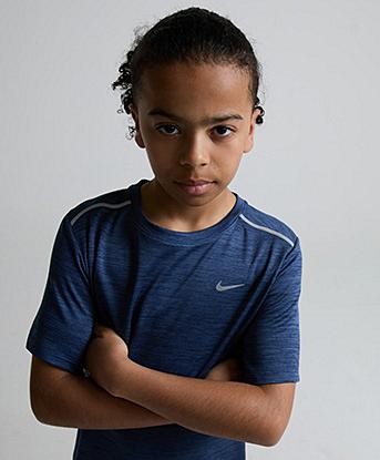 Nike Junior Dri-FIT Miler T-Shirt in Mystic Navy / Reflective Silver