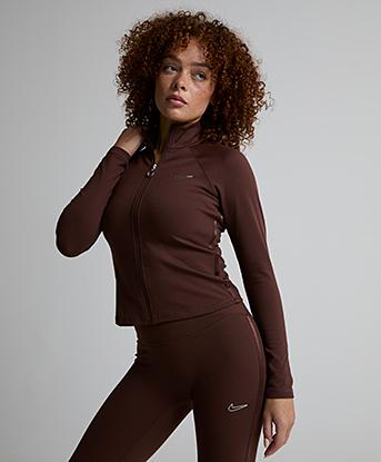 Nike Womens Gym Life Dri-FIT Full Zip Jacket in Light Chocolate