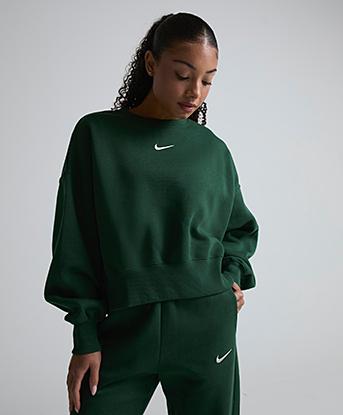 Nike Womens Phoenix Oversize Fleece Sweatshirt in Fir / Sail
