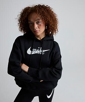 Nike Womens Phoenix Oversized Logo Hoodie in Black / Summit White