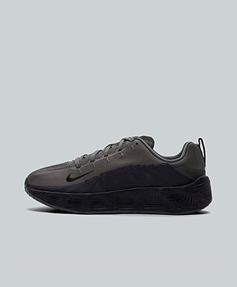 Nike Junior Ava Rover Trainer in Iron Grey / Black / College Navy / Black