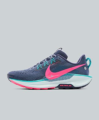 Nike Pegasus Trail 5 Trainer in Midnight Navy / Hyper Pink / Dusty Cactus