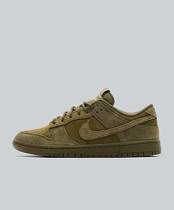 Nike Dunk Low Retro SE Trainer in Olive / Olive