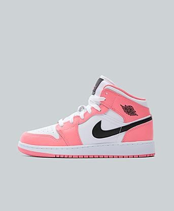 Jordan Junior Air Jordan 1 Mid Trainer in Pink Gaze / Black / White