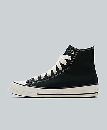 Converse Chuck Taylor Throwback Hi Trainer in Black / Vintage White / Red / Black