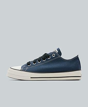 Converse Chuck Taylor Throwback Ox Trainer in Navy / Vintage White / Black