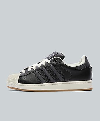 adidas Originals  Superstar II Trainer in Black / Sail / Grey / Gum