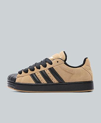 Cardboard / Black / Gum