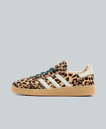 adidas Originals Womens Handball Spezial Trainer in Magic Beige / Ivory / Leopard