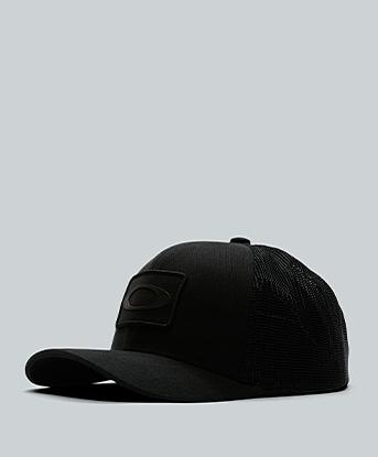 Oakley Graphic Trucker Cap in Pitch Black