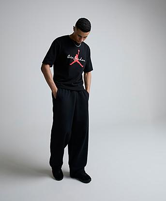 Jordan Brooklyn 85 AJ6 T-Shirt in Black / Infrared