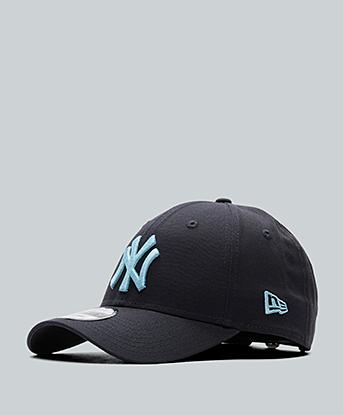 New Era NY Yankees 9FORTY Cap in Navy / Baby Blue