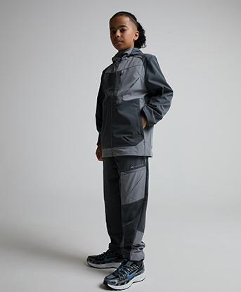 Monterrain Junior Deflect 2.0 Woven Running Jacket in Forged Steel / Midnight Echo