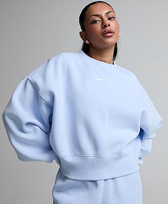 Nike Womens Phoenix Oversize Fleece Sweatshirt in Hydrogen Blue / Sail