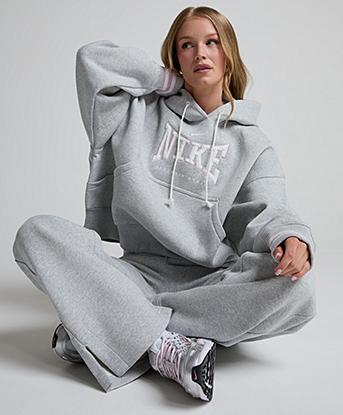 Nike Womens Phoenix Fleece Overhead Hoodie in Light Smoke Grey / Heather