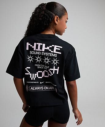 Nike Womens Luxe Crop T-Shirt in Black / Pink Foam