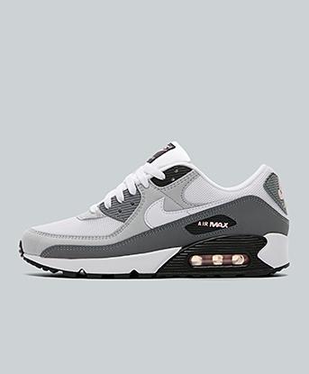 Nike Air Max 90 Trainer in White / Grey / Pink Foam