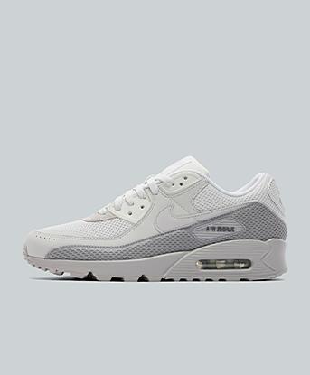 Nike Air Max 90 Trainer in Off white / Photon Dust / Grey Fog