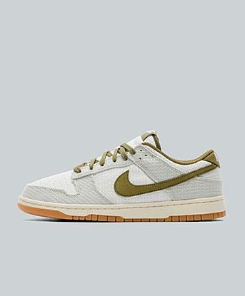 Nike Dunk Low Trainer in Light Bone / Pilgrim / Summit White