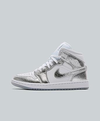 Jordan Womens Air Jordan 1 Mid Trainer in White / Metallic Silver