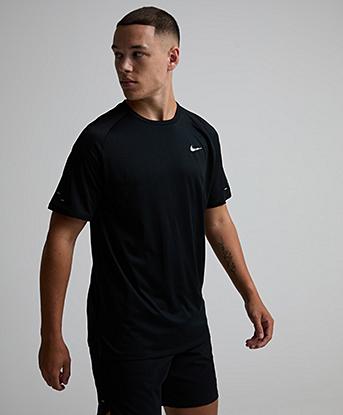 Nike Dri-FIT ADV Stride Short-Sleeve Running T-Shirt in Black