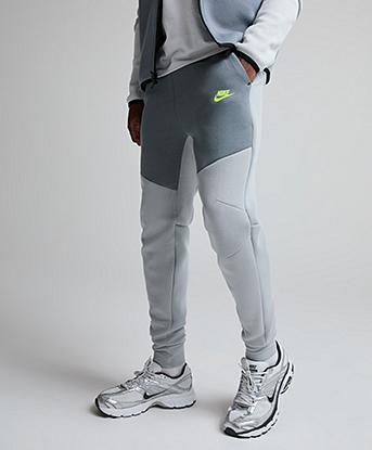 Nike Tech Fleece Jogger  in Light Smoke Grey / Cool Grey